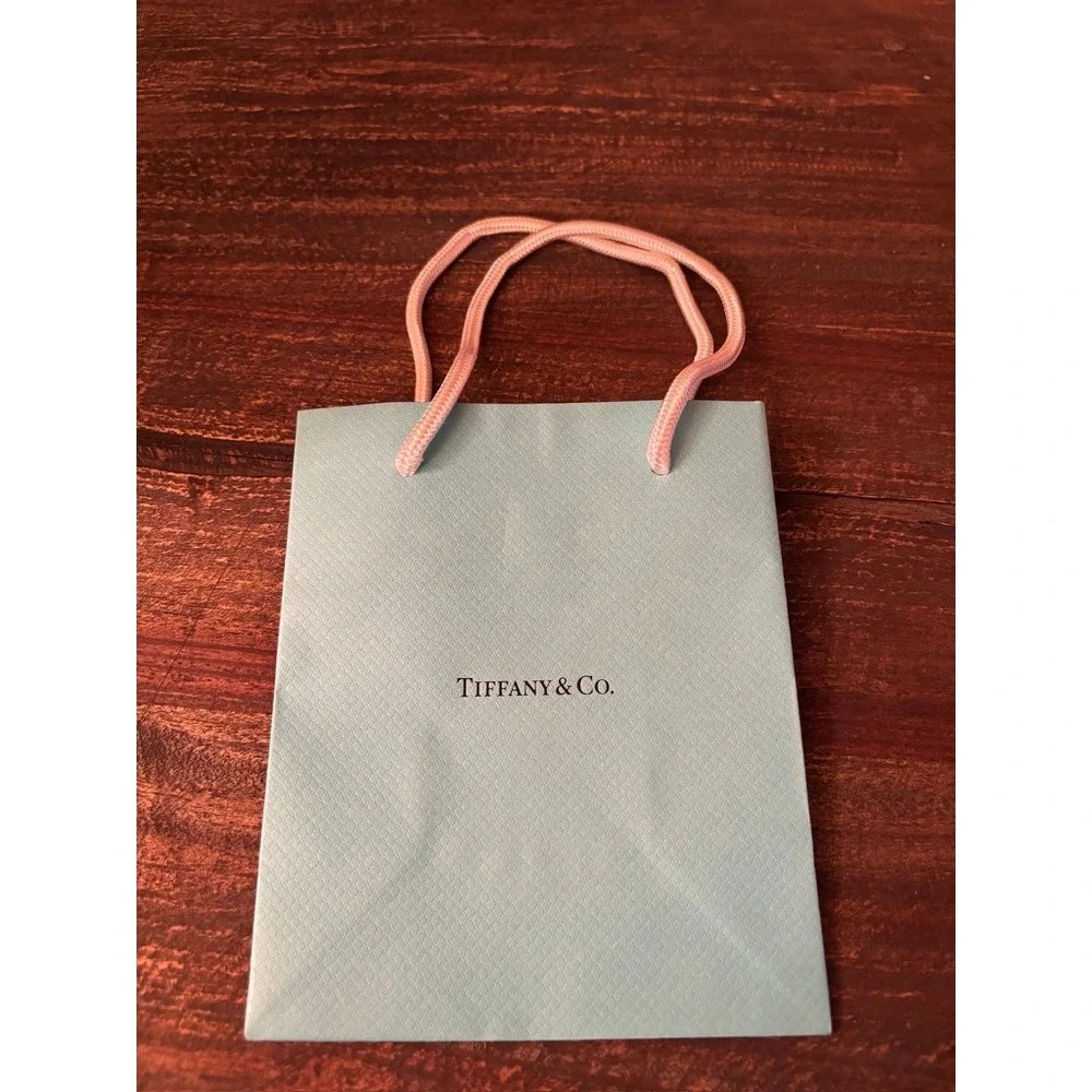 TIFFANY &‎ Co. 5